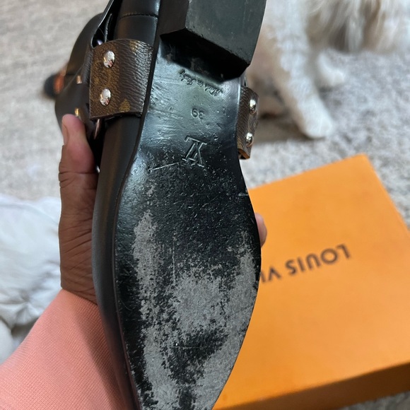 Comfy Louis Vuitton Booties. Excellent condition - Picture 6 of 7
